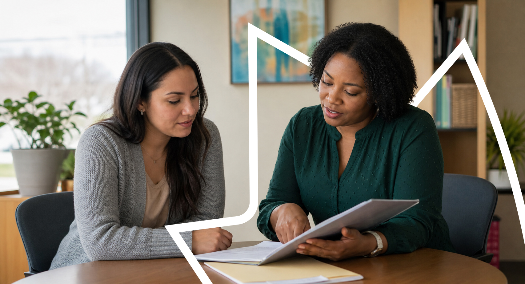 Une TÉÉ et un parent préparent ensemble une transition vers un service partenaire